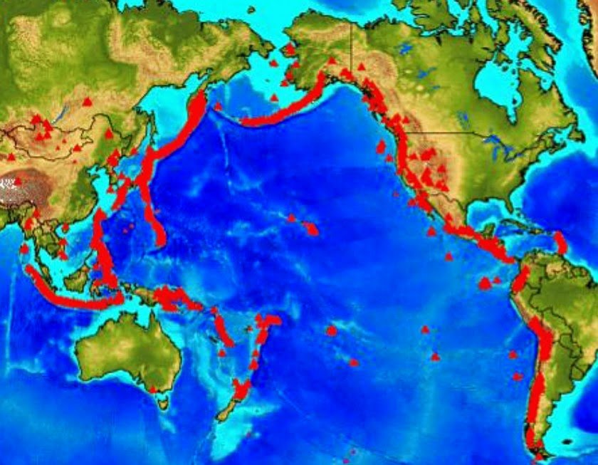Mapa do Círculo de Fogo do Pacífico mostrando a faixa de intensa atividade tectônica ao redor do oceano Pacífico